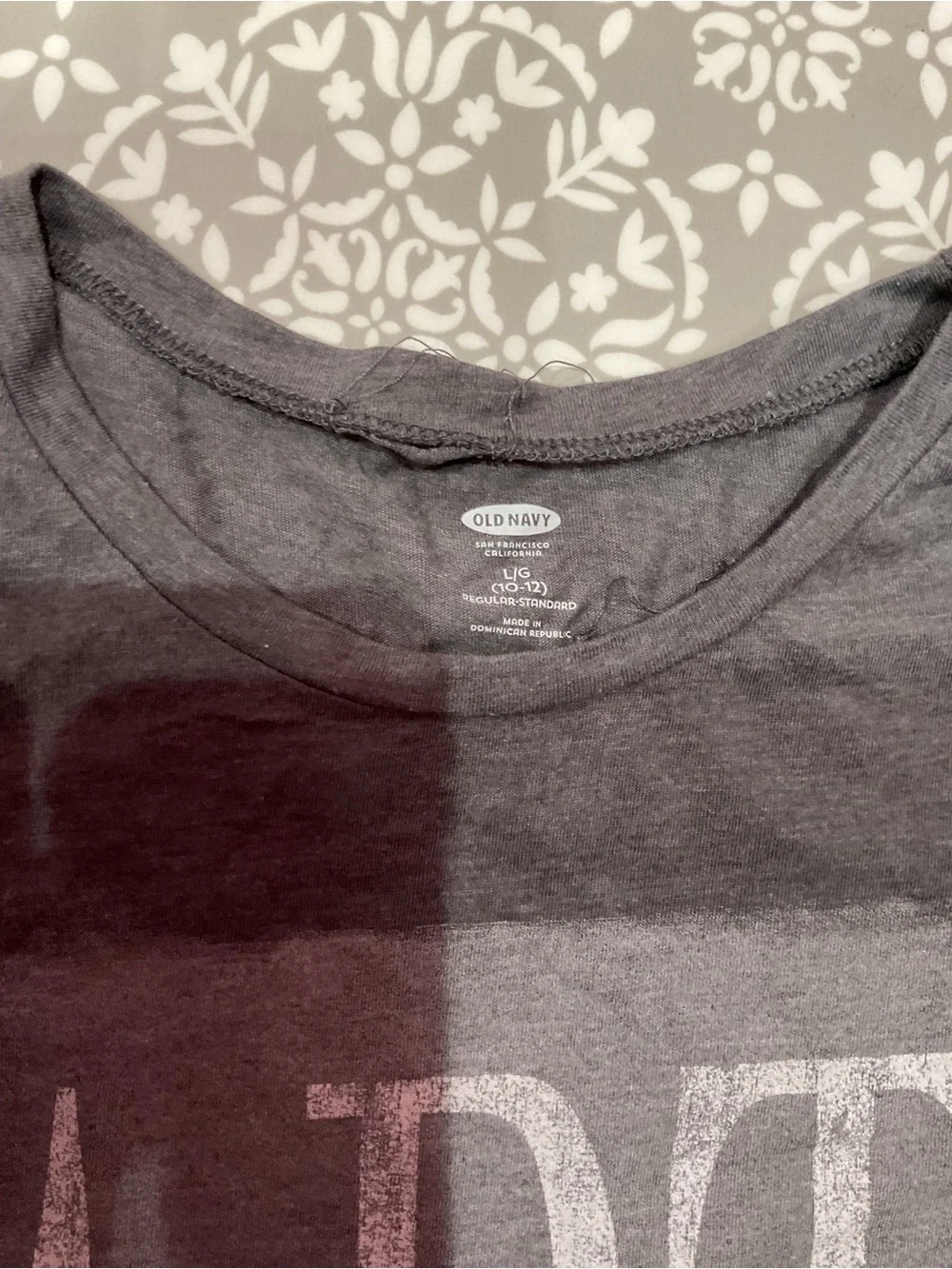Old Navy Girls Gray Graphic T-Shirt Size L (10/12)